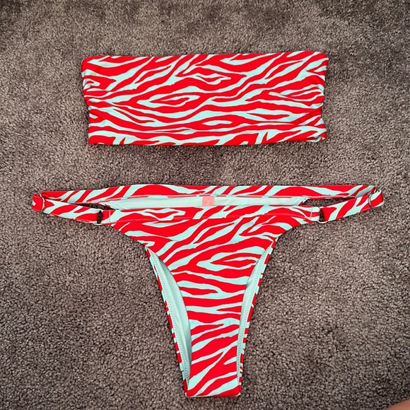 Victoria’s Secret bikini size M - Picture 1 of 9
